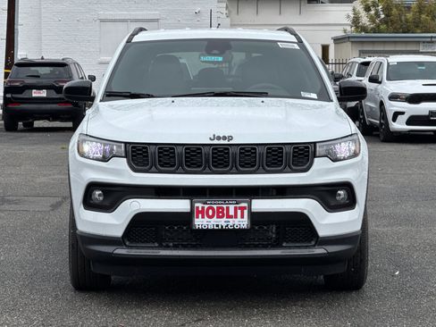 New 2026 Jeep Compass Latitude image 8