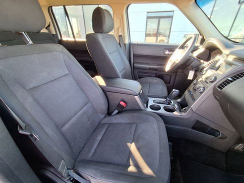 Used 2018 Ford Flex SE image 14