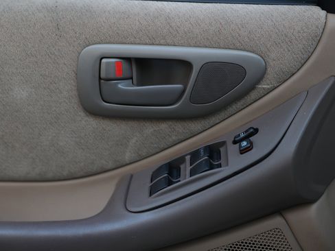 Used 1996 Toyota Avalon XL image 35