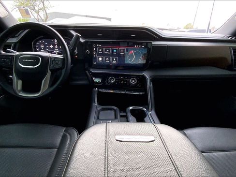 Used 2024 GMC Sierra 2500 Denali w/ Denali Reserve Package image 16