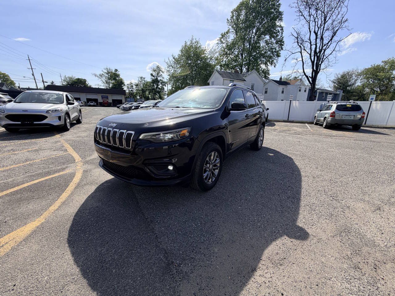 Used 2019 Jeep Cherokee Latitude Plus w/ Cold Weather Group AWD/4WD image 38
