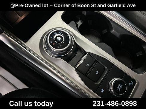 Used 2023 Ford Explorer Limited AWD/4WD image 25