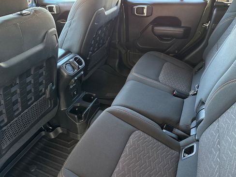 Used 2022 Jeep Gladiator Mojave image 14