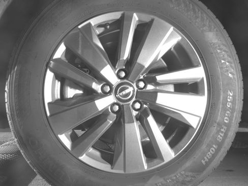 Used 2025 Nissan Pathfinder SV image 12