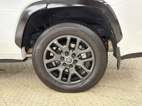 Used 2024 Toyota Sequoia Platinum AWD/4WD image 11