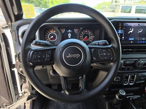Certified 2025 Jeep Wrangler Sport AWD/4WD image 12