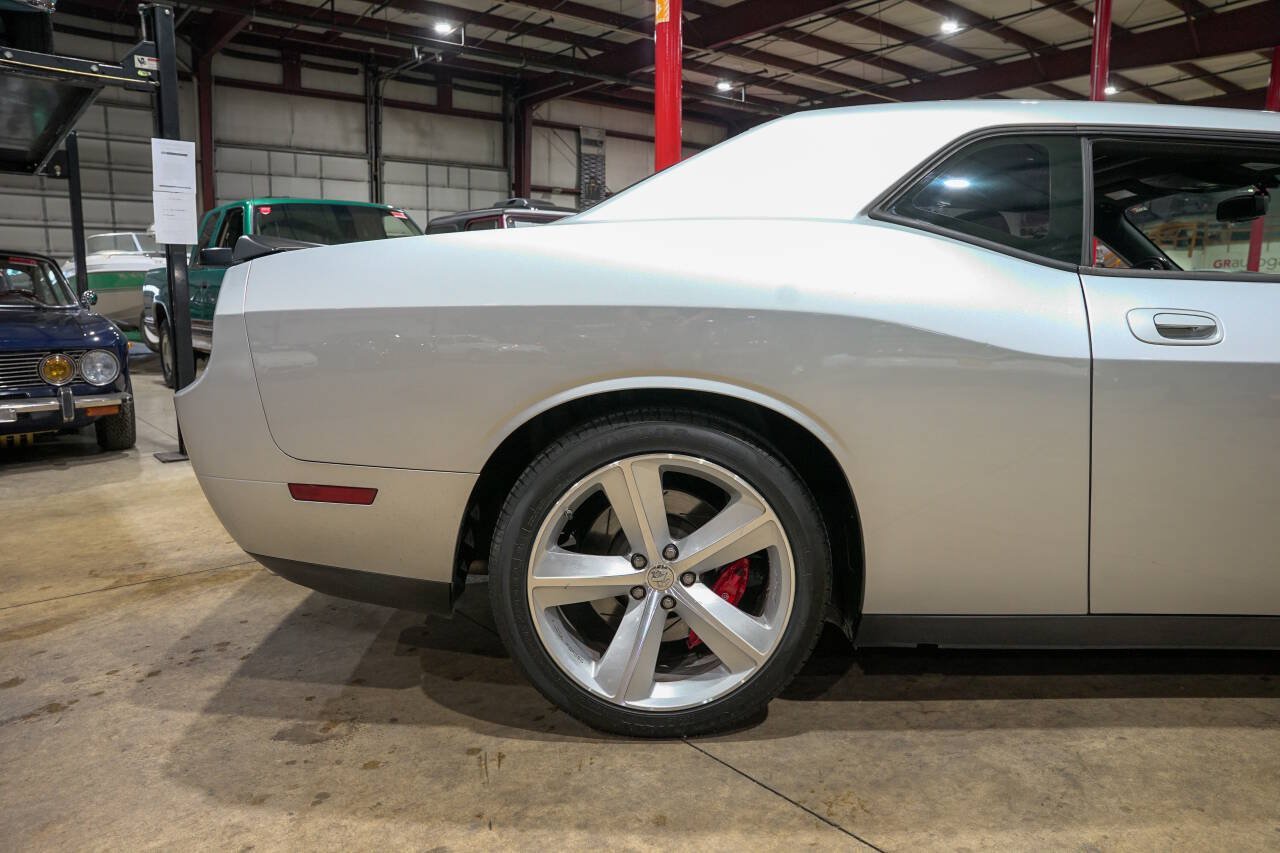 Used 2009 Dodge Challenger SRT8 RWD image 9