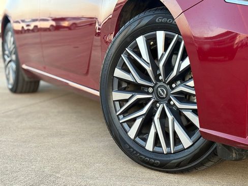 Certified 2024 Nissan Altima 2.5 SV image 9