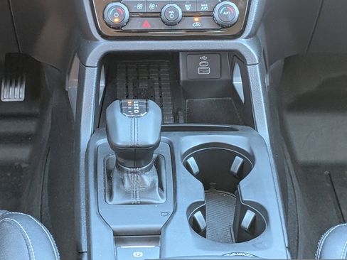 Used 2024 Ford Ranger Lariat w/ FX4 Off-Road Package image 18