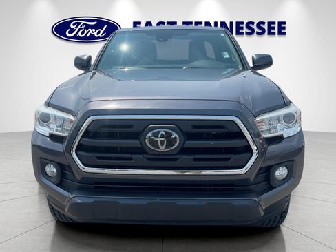 Used 2019 Toyota Tacoma SR5 AWD/4WD image 9