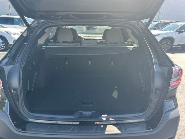 Used 2025 Subaru Outback Premium AWD/4WD image 10