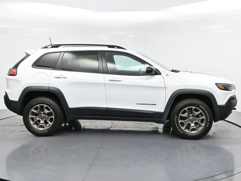 Used 2022 Jeep Cherokee Trailhawk w/ Premium Leather Package AWD/4WD image 8