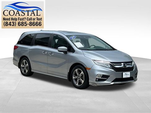 Used 2018 Honda Odyssey Touring image 3