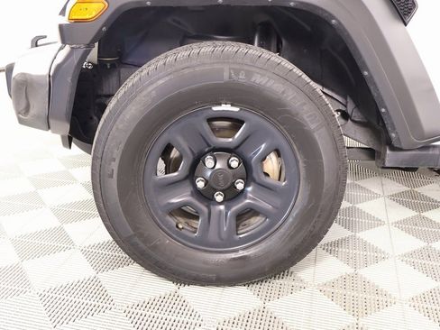 Used 2020 Jeep Wrangler Unlimited Sport image 16