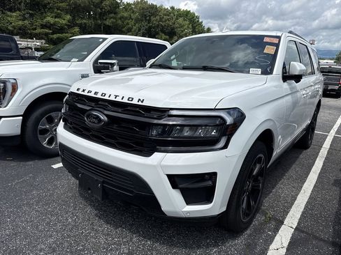 Used 2023 Ford Expedition Limited AWD/4WD image 7