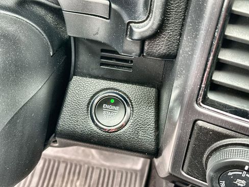 Used 2018 Ford Expedition Platinum image 17