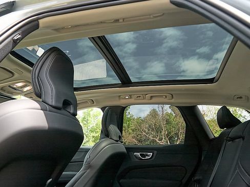 New 2026 Volvo XC60 B5 Ultra w/ Climate Package AWD/4WD image 22