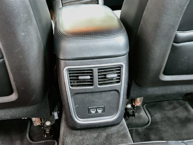 Used 2015 Chrysler 300 Limited RWD image 27