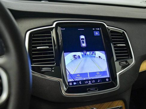 Certified 2025 Volvo XC90 B6 Plus image 28