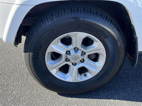 Used 2014 Toyota 4Runner SR5 image 9