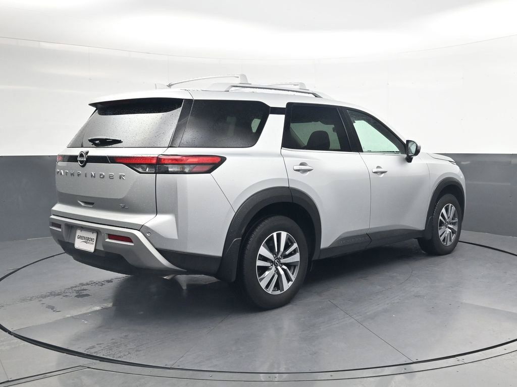 Certified 2025 Nissan Pathfinder SL FWD image 5