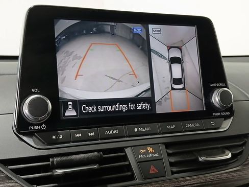 Used 2020 Nissan Altima 2.0 Platinum FWD image 25