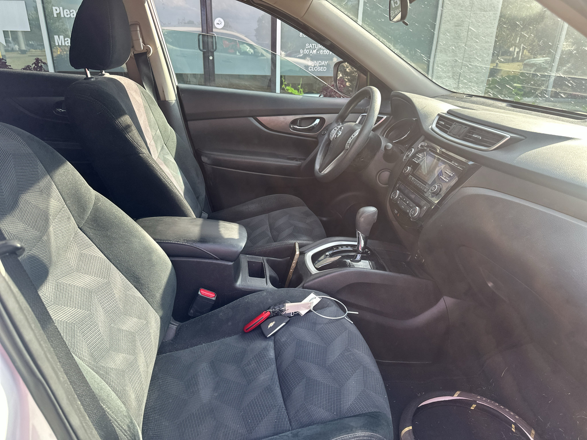 Used 2015 Nissan Rogue SV FWD image 10