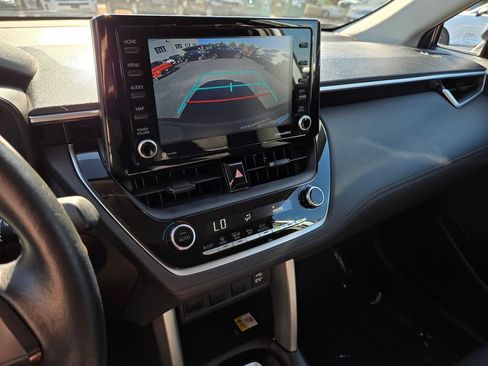 Used 2022 Toyota Corolla Cross LE AWD/4WD image 26