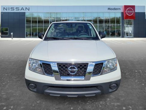 Used 2019 Nissan Frontier S RWD image 2