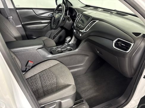 Used 2024 Chevrolet Equinox LT FWD image 17