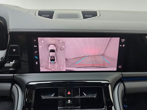 Used 2025 Porsche Panamera image 33