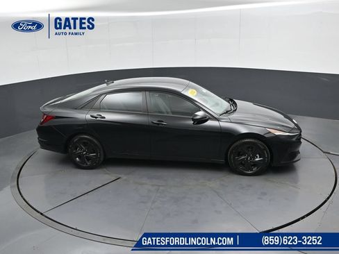 Used 2022 Hyundai Elantra SEL w/ Convenience Package FWD image 42