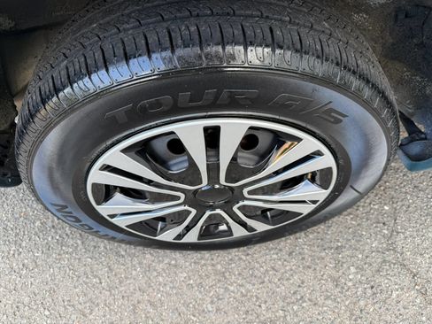 Used 2006 Toyota Corolla LE FWD image 32