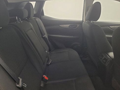 Used 2019 Nissan Rogue Sport S image 19