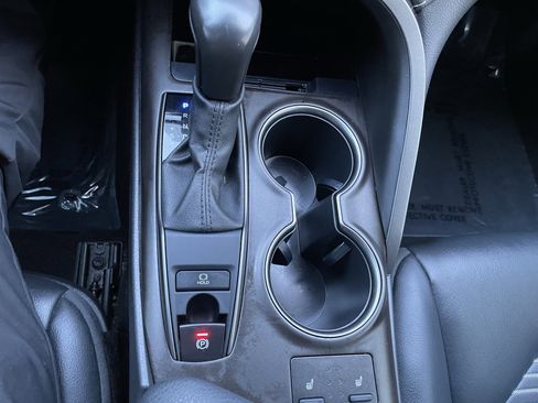 Used 2021 Toyota Camry SE w/ Cold Weather Package image 23