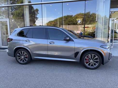 Certified 2026 BMW X5 M60i AWD/4WD image 3