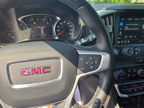 Used 2023 GMC Terrain SLT AWD/4WD image 15