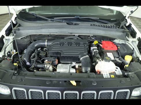Certified 2023 Jeep Renegade Latitude AWD/4WD image 14