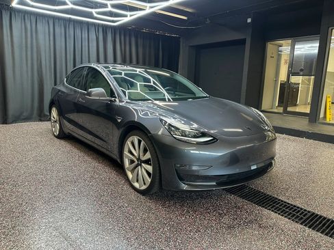 Used 2018 Tesla Model 3 Long Range AWD/4WD image 9