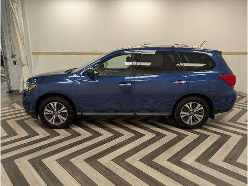 Used 2018 Nissan Pathfinder SL AWD/4WD image 3