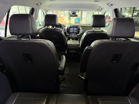 Used 2020 Chevrolet Traverse LT w/ Driver Confidence II Package AWD/4WD image 41