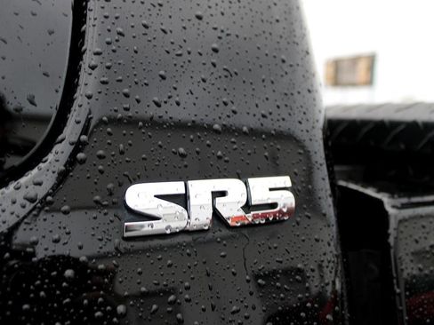 Used 2016 Toyota Tacoma SR5 image 7