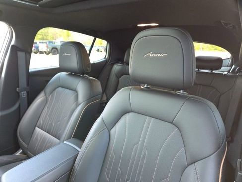 Used 2025 Buick Envista Avenir image 21