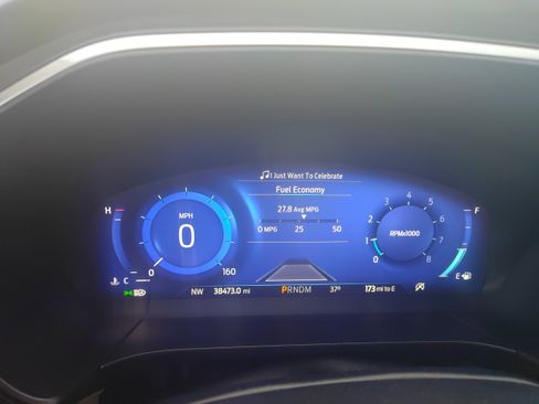 Used 2020 Ford Escape Titanium image 20