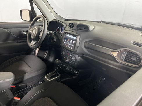 Used 2023 Jeep Renegade Latitude w/ Sun/Sound Group AWD/4WD image 28