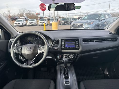 Used 2019 Honda HR-V LX image 18