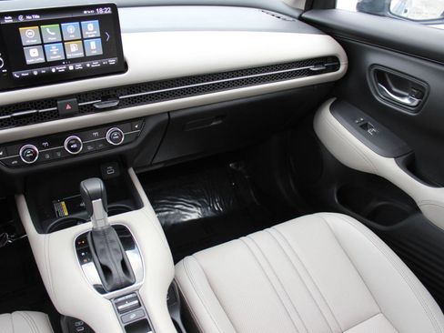 Used 2025 Honda HR-V EX-L image 18