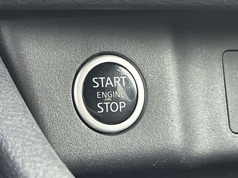 Used 2023 Nissan Rogue S AWD/4WD image 34