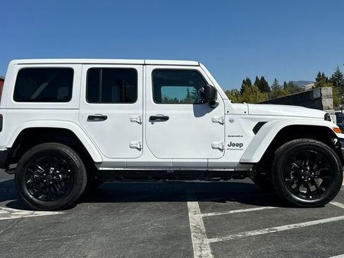 Used 2024 Jeep Wrangler Unlimited Sahara image 3