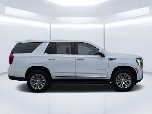 Used 2025 GMC Yukon Denali RWD image 2